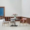 Silla E004 Embrace Chair en tela de Carl Hansen and Son. Sillas de diseño.