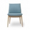 Silla E004 Embrace Chair en tela de Carl Hansen and Son. Sillas de diseño.