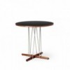 Mesa Embrace E020 de Carl Hansen and Son. Mesas de diseño moderno y elegante.