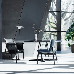 Mesa Embrace E020 de Carl Hansen and Son. Mesas de diseño moderno y elegante.