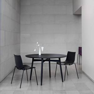 Mesa redonda BA103 Preludia Round de Carl Hansen and Son.