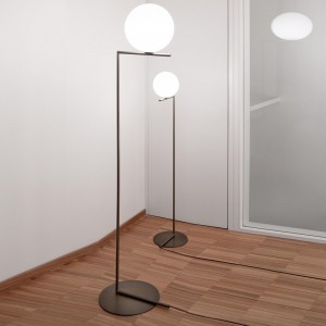 Lámpara de pie moderna IC Light de Flos Iluminación. Iluminación de diseño.