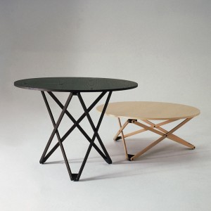 Mesa Subeybaja de SantaCole. Mesa de diseño moderno y elegante. Mobiliario de SantaCole.