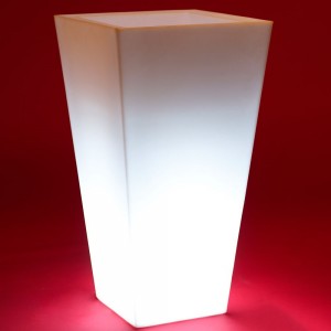 Macetero Light Cono Cuadrado Alto con Iluminación Led y Autorriego