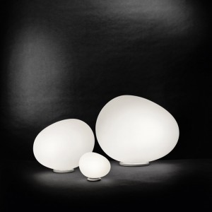 Lámpara de sobremesa Gregg de Foscarini. Lámpara de cristal de diseño.