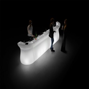 Esquina Bartolomeo light de Plust Collection. Muebles originales de exterior.