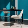 Silla Cadira S Wire de Sovet Italia. Silla tapizada con base de metal.
