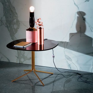 Mesa auxiliar Genius shaped cristal Sovet Italia. Mesas auxiliares de diseño.