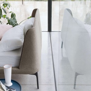 Cama Velvet Tapizada y elegante de Novamobili. Camas matrimoniales modernas.