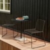 Mesa para exteriores Terrazzo de Hay ideal para bares o espacios abiertos modernos.
