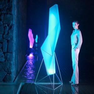Lámpara Pie Faz con Luz Led y con Acabado en Color Hielo |  Lluesma