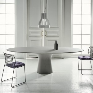 Mesa Podium Elíptica de Bontempi. Muebles italianos modernos. Mesas de diseño.
