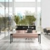 Mesa de oficina rectangular moderna con acabados en metal y madera de ofifran