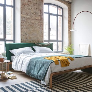Cama Park lujosa y contemporánea de Novamobili. Camas de diseño moderno.