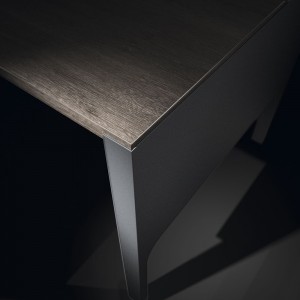 Mesa de oficina ejecutiva moderna de melamina con cajón y archivador de ofifran.