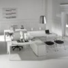 Esta extension de mesa de oficina auxiliar Bench moderna con acabados en metal y melamina de ofifran