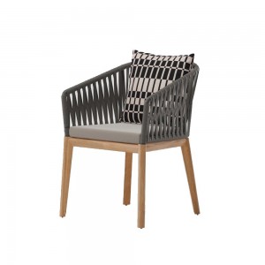 Silla de comedor exterior con pies de teca brazos Bela Rope colección Bitta de Kettal.