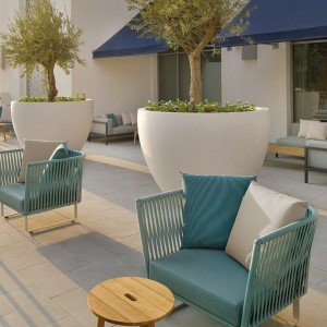 Sillón club exterior pies de aluminio Bela Rope colección Bitta de Kettal.