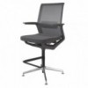 Taburete malla Advance giratoria con reposa pies de Ofifran ideal para oficinas y recepciones.