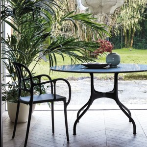 Sillón Mila Magis de polipropileno exterior. Ideal para jardín y terraza.