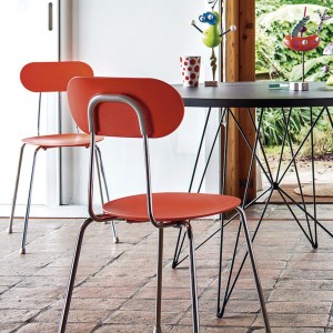 Silla Mariolina Magis apilable. Silla comedor diseño único y elegante.