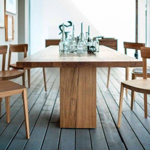 Mesa comedor Madera rectangular Boss executive de Riva1920 con un diseño moderno, acabados elegantes y de madera maciza.