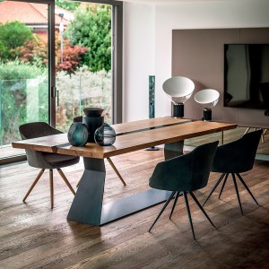 Mesa rectangular Bedrock Plank C Resina de Riva1920 con un diseño de lujo y alta calidad.