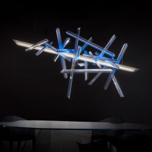 Lámpara suspensión La Traviata de Slamp. Obra de arte con diseño moderno.