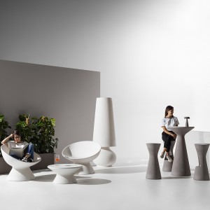 Lámpara grande para exteriores Colección Fade de Plust Collection.