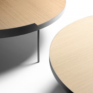 Mesa de centro circular Gau con copete de Treku. Mobiliario de diseño.