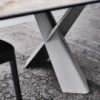 Mesa Mad Max Keramik de Cattelan Italia con diseño moderno y sobre de cerámica.
