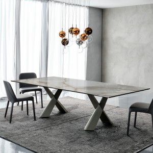 Mesa Mad Max Keramik de Cattelan Italia con diseño moderno y sobre de cerámica.