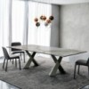 Mesa Mad Max Keramik de Cattelan Italia con diseño moderno y sobre de cerámica.
