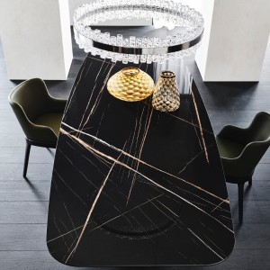 Mesa Mad Max Keramik de Cattelan Italia con diseño moderno y sobre de cerámica.