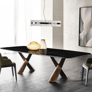 Mesa Mad Max Keramik de Cattelan Italia con diseño moderno y sobre de cerámica.