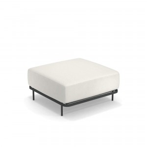 Pouf Cannolè elegante para exteriores de Emu. Poufs de diseño.