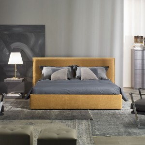 Cama Jersey. Casadesús. Cama tapizada de líneas modernas y simples.