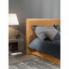 Cama Jersey. Casadesús. Cama tapizada de líneas modernas y simples.