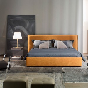 Cama Jersey. Casadesús. Cama tapizada de líneas modernas y simples.