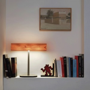 Lámpara de sobremesa I-Club de Luzifer. Lámpara de corte moderno y simétrico diseñ de Burkhard Dämmer