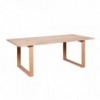 Mesa Essay. Fritz Hansen con un acabado moderno de alto lujo.