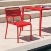 Butaca Urban moderna y cómodo ideal para ambientes exteriores de Emu.