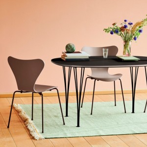 Silla Series 7 Fresno coloreado. Fritz Hansen con un diseño moderno de alto lujo.