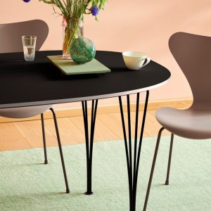 Silla Series 7 natural. Fritz Hansen con un acabado moderno de alto lujo.