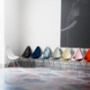 Silla carcasa plástica Drop. Fritz Hansen con acabados elegantes de alta calidad.
