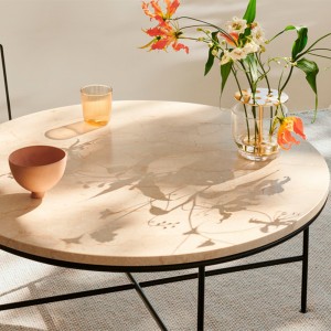 Mesa auxiliar Planner de Fritz Hansen con un diseño moderno de alta calidad.