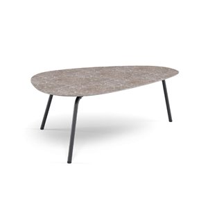 Mesa baja Terramare para espacios exteriores de estilo moderno de Emu.