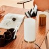 Lámpara de Mesa PM-02 de Fritz Hansen con un acabado moderno de alta calidad.