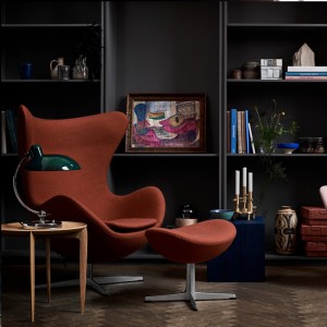 Reposapiés  Egg de Frizt Hanse con un diseño danes moderno y elegante,
