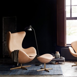 Reposapiés  Egg de Frizt Hanse con un diseño danes moderno y elegante,